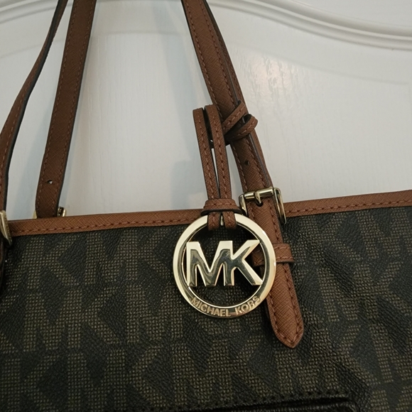 Michael Kors Purse - Picture 3 of 8